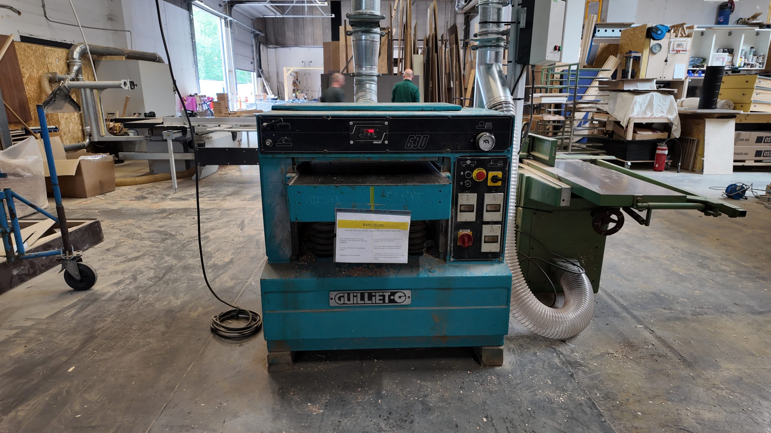 Raboteuse 630 mm Guilliet – calibrage d’épaisseur à l’atelier
