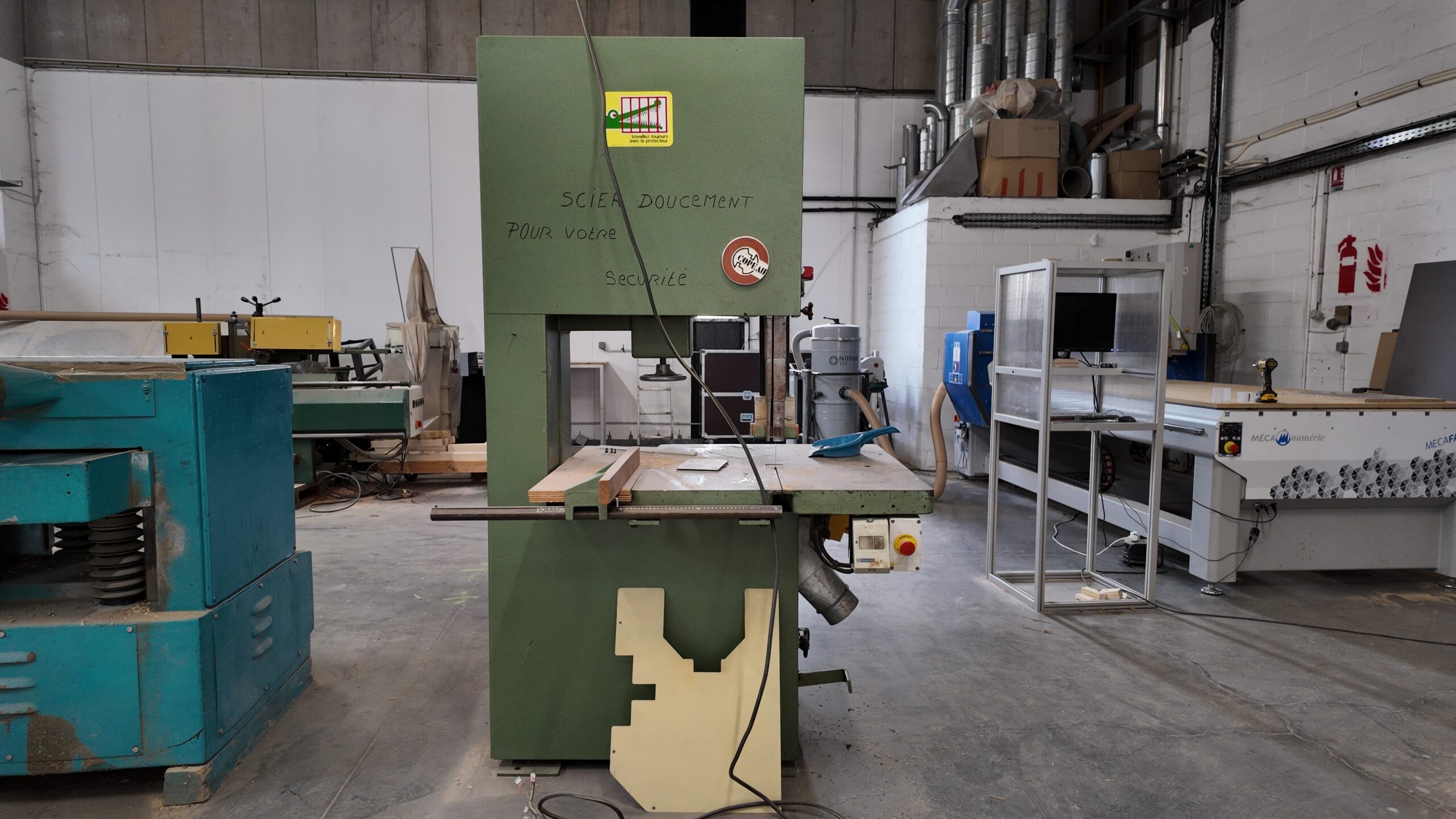 Scie à ruban – Ateliers CRAAFT Villeneuve-d’Ascq